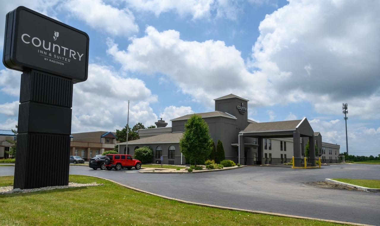 Country & By Radisson, Greenfield, In Hotel